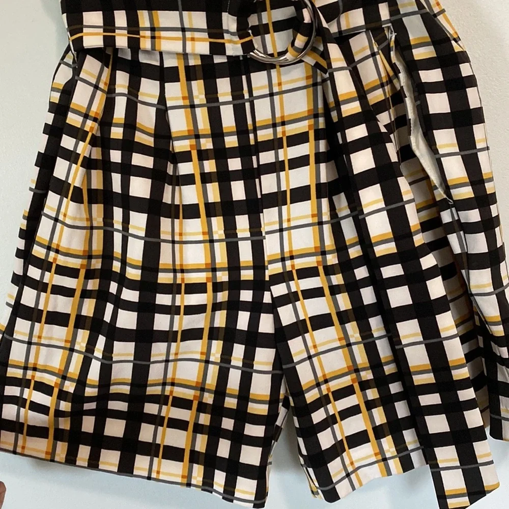 New York & Company 6” Bermuda Shorts. Size XS